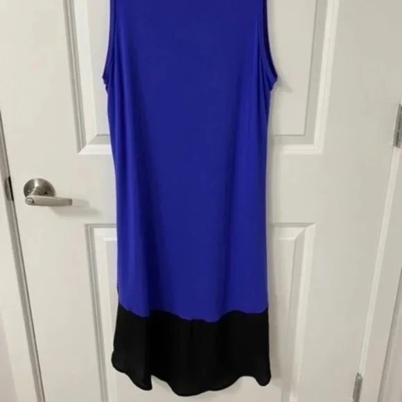 Peter Nygard Women's Two-Tone High Low Sleeveless Dress. Blue/Black. Size 8. - Picture 8 of 12